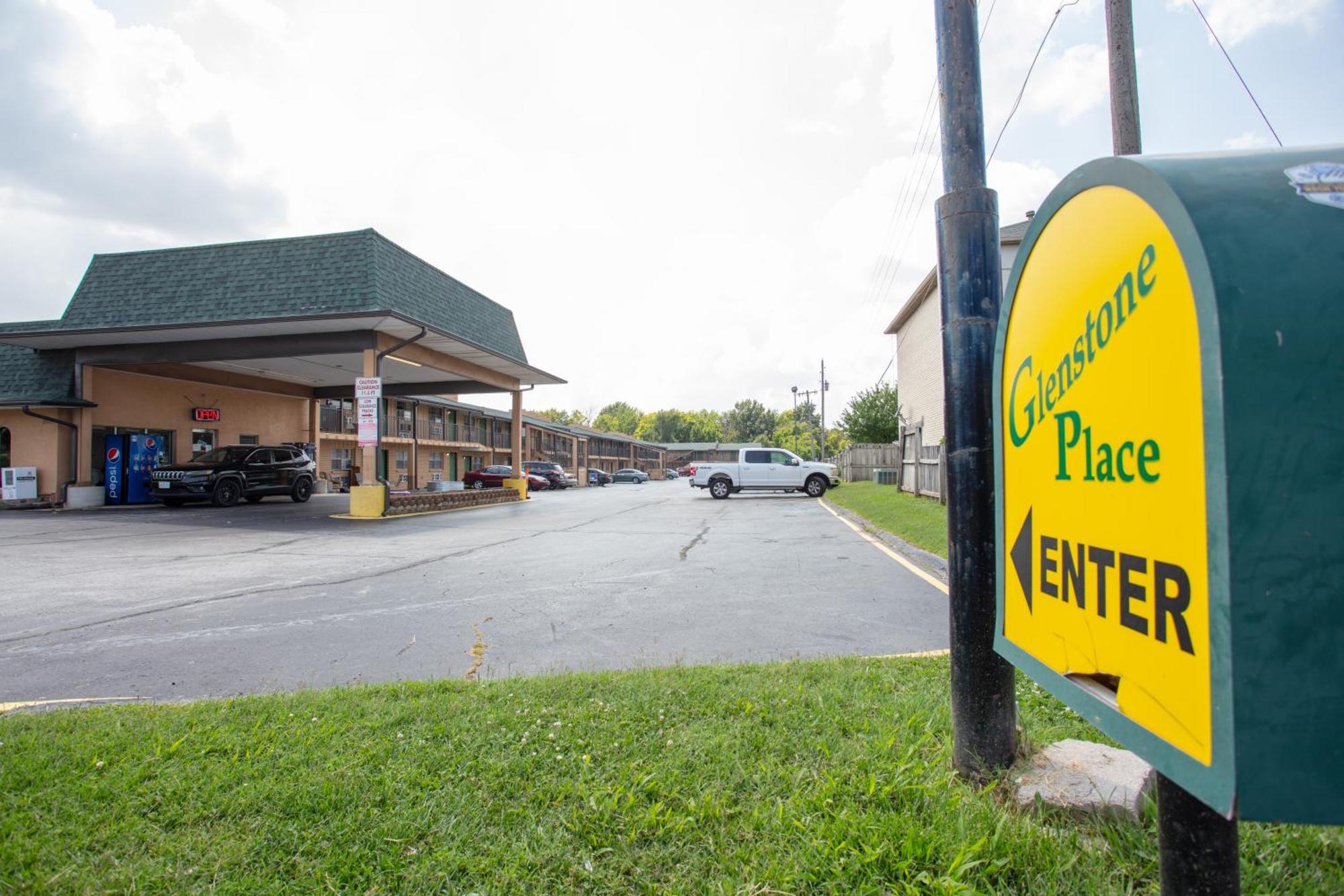 Glenstone Place Extended Stay Motel Springfield Exterior foto