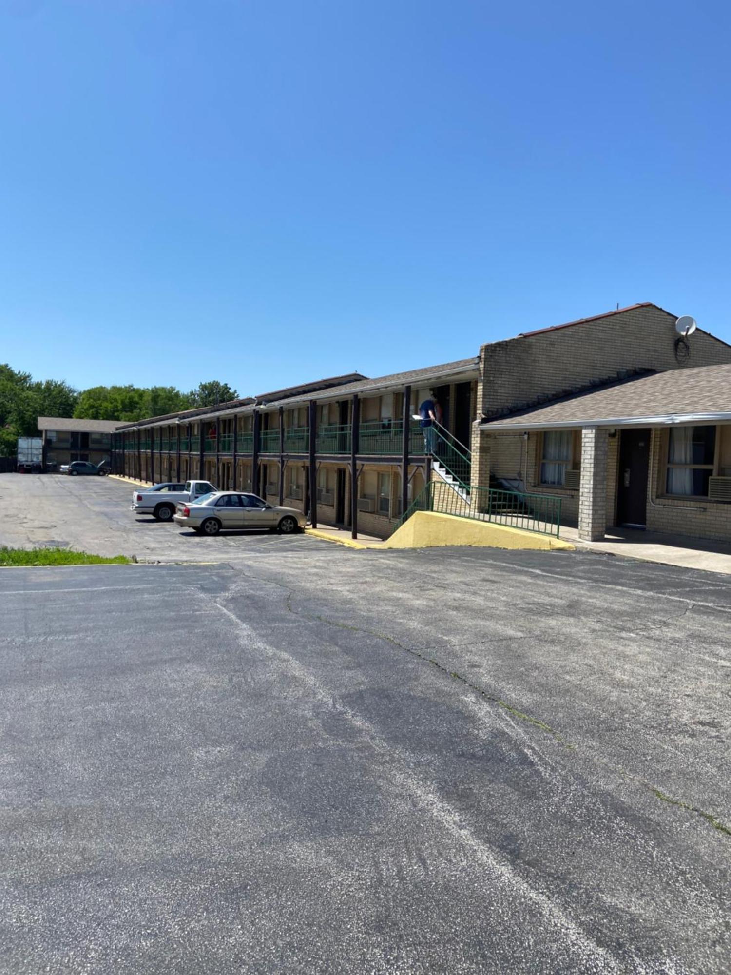 Glenstone Place Extended Stay Motel Springfield Exterior foto